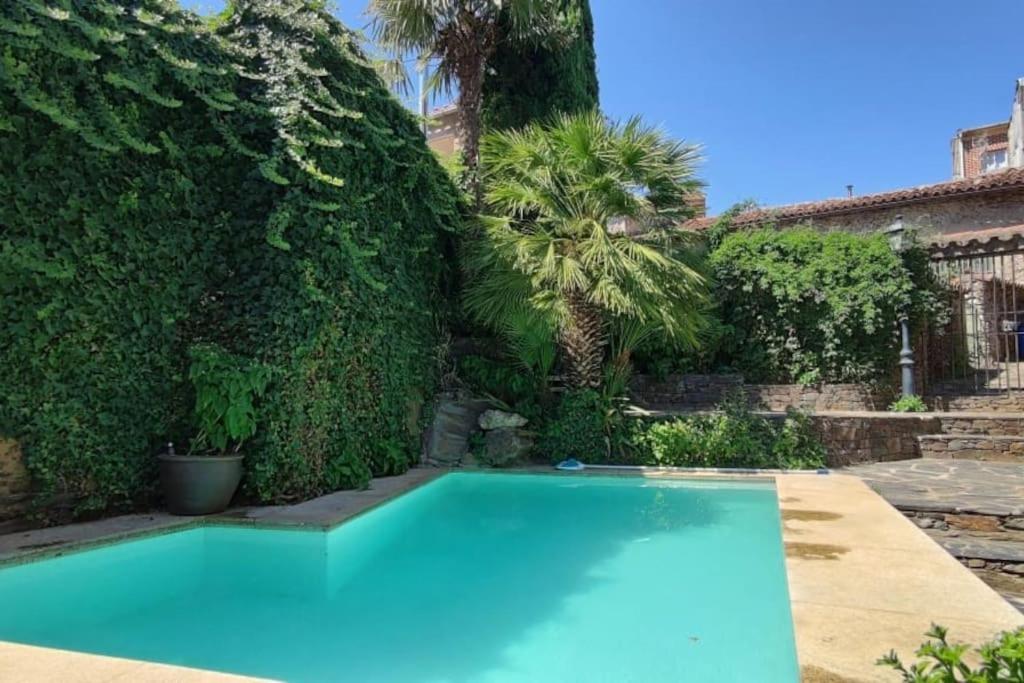 Con Piscina Privada Ferienhaus